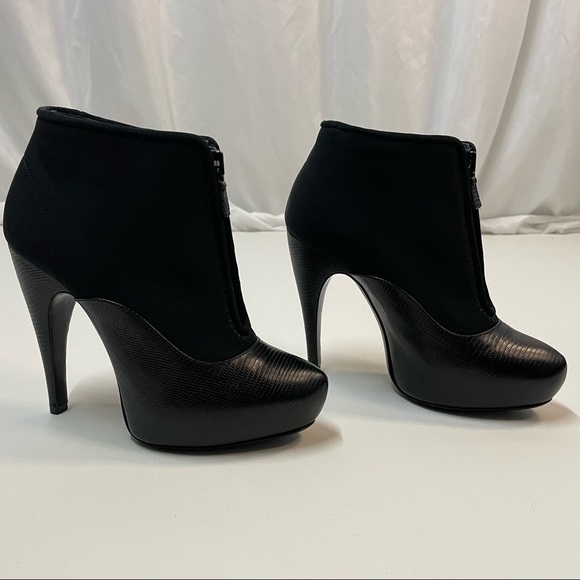 LANVIN front zip black stiletto ankle booties size 37 1/2 (US size 7) - Picture 1 of 12
